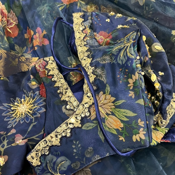 Lashkaraa Lehenga Choli dress - Picture 6 of 10